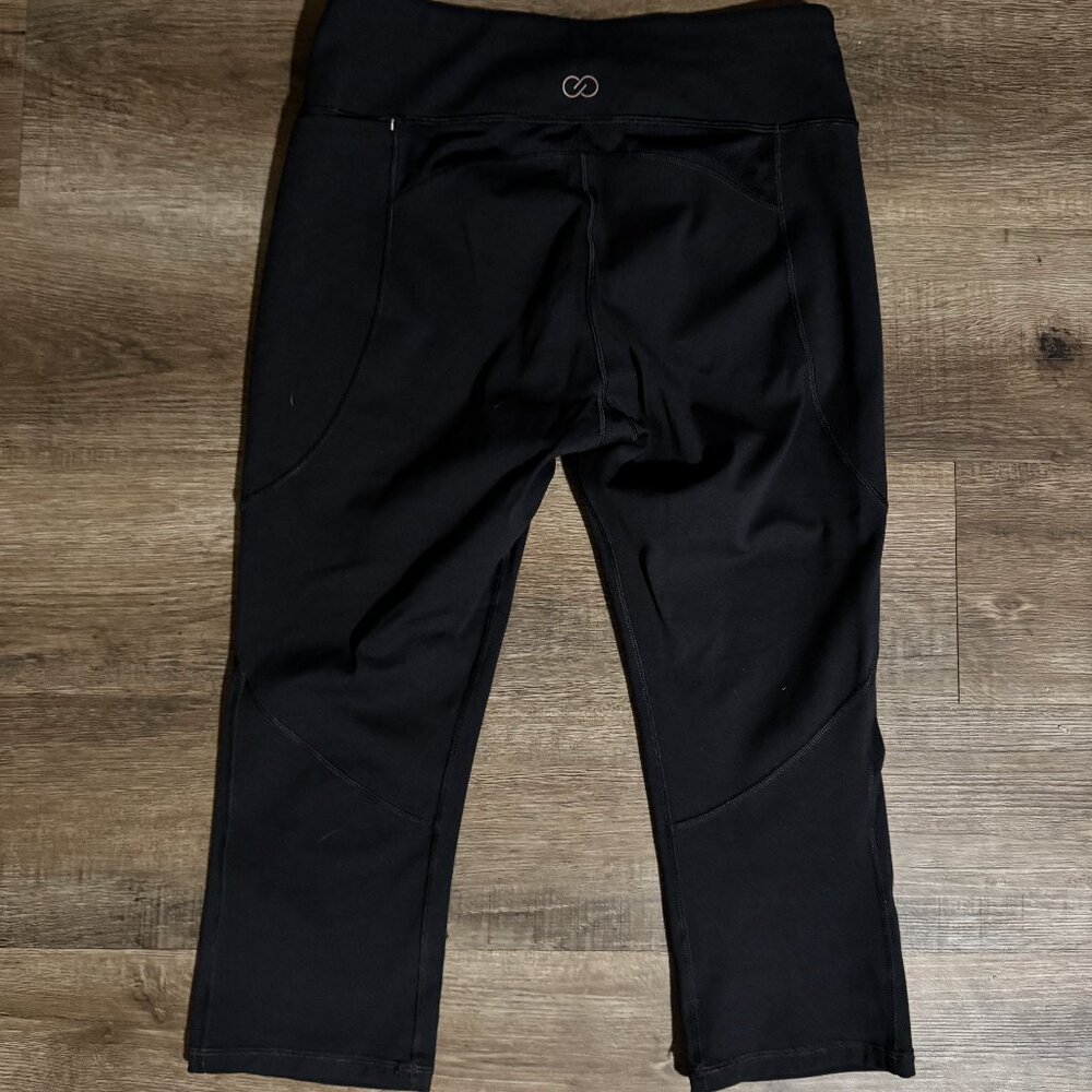 Call Capris Medium - Picture 2 of 2